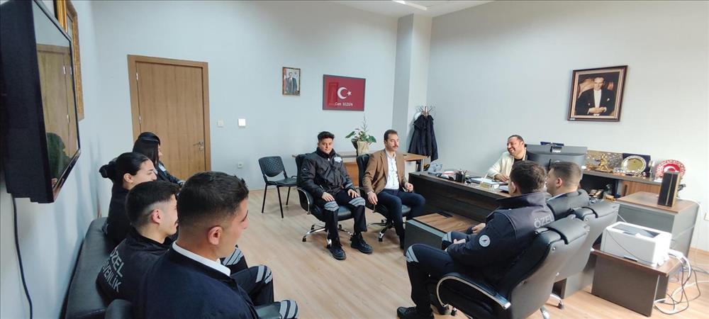 Rektörlük Binasında Görevli Personellerimiz İle Görüş,İstek,Öneri Toplantısı Yapıldı
